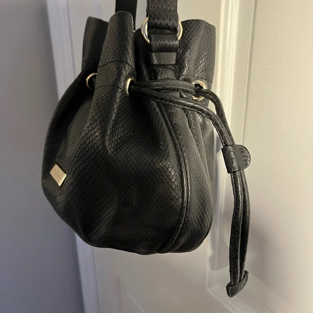 Cole Haan Black Leather Pebbled Leather Drawstring Hobo Shoulder Bucket Bag - Picture 3 of 9